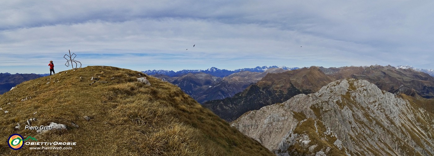 50 Panoramica in Cima Menna verso nord.jpg